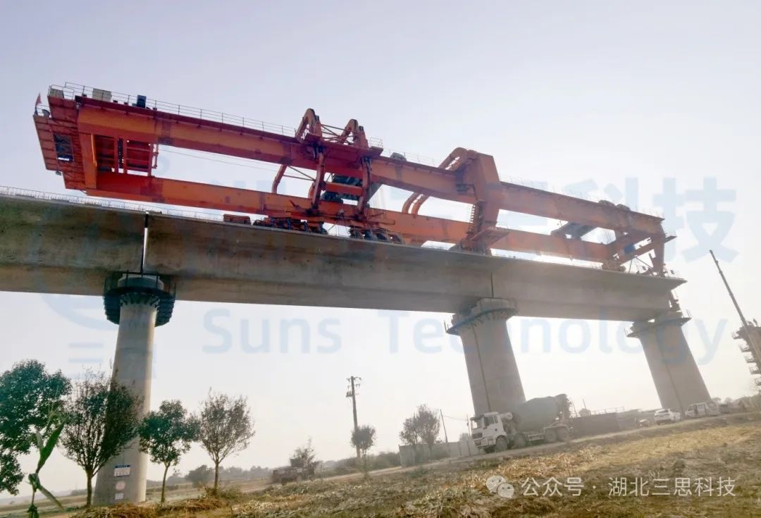 陜西1000噸單導梁架橋機安全監(jiān)控系統(tǒng)新增功能行業(yè)首創(chuàng)，設備安全大升